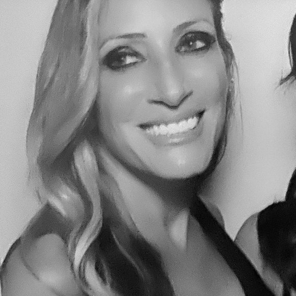 Meet your Posher, Simone - Picture 1 of 1